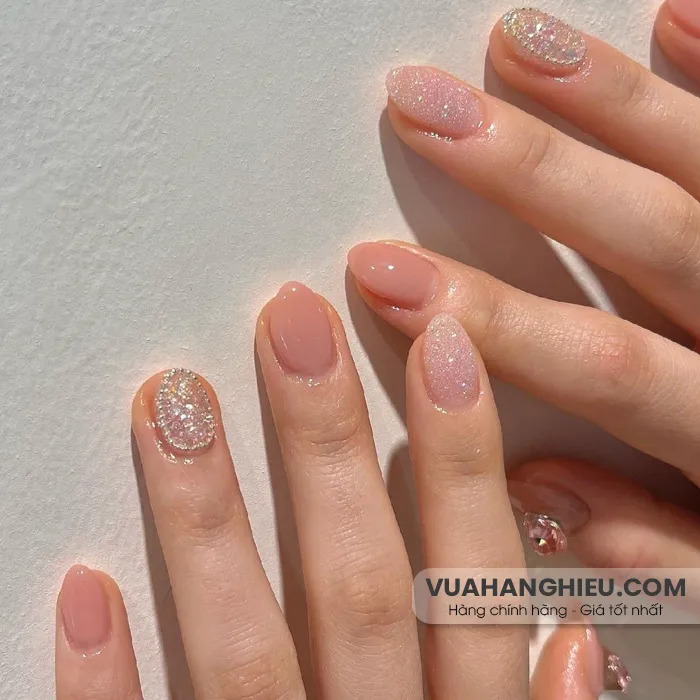 Top 15+ màu nail cho da ngăm đen sang chảnh, siêu tôn da