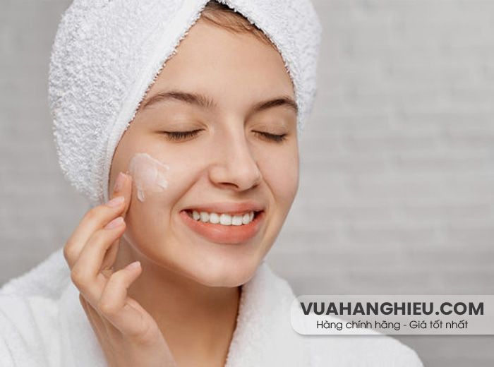 3 bước trang điểm đơn giản để có gò má cao quyến rũ