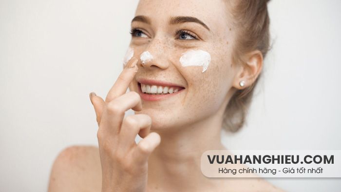 3 bước trang điểm đơn giản để có gò má cao quyến rũ