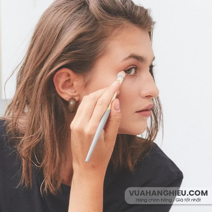 10 bước trang điểm mùa hè cho lớp makeup đẹp lâu trôi