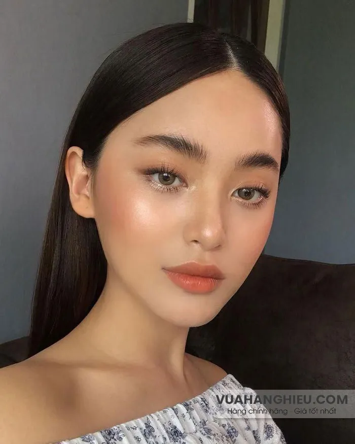 10 bước trang điểm mùa hè cho lớp makeup đẹp lâu trôi