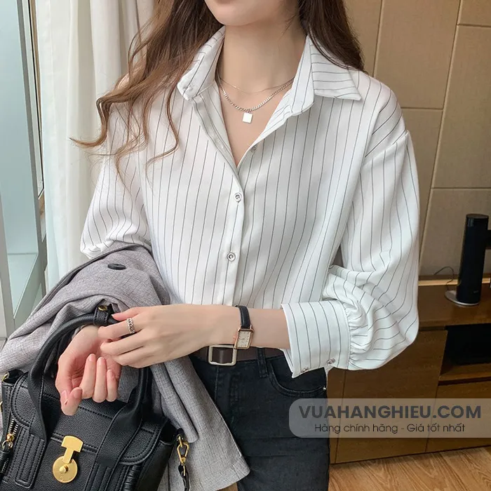 10 cách mặc đẹp với áo sơ mi kẻ sọc nữ đang 
