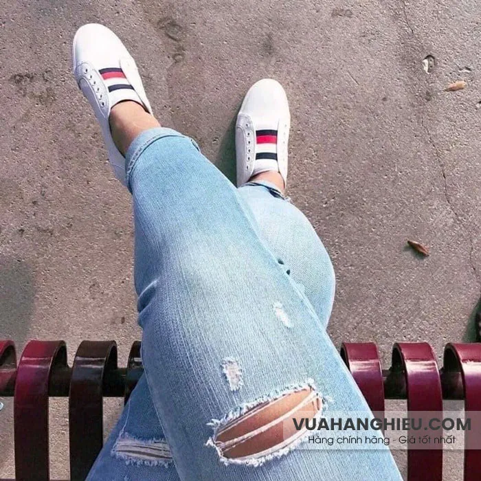 Top 15 mẫu giày sneaker cho GenZ sành điệu nổi tiếng 2025