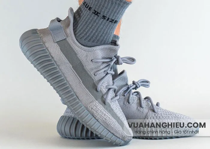 Top 15 mẫu giày sneaker cho GenZ sành điệu nổi tiếng 2025