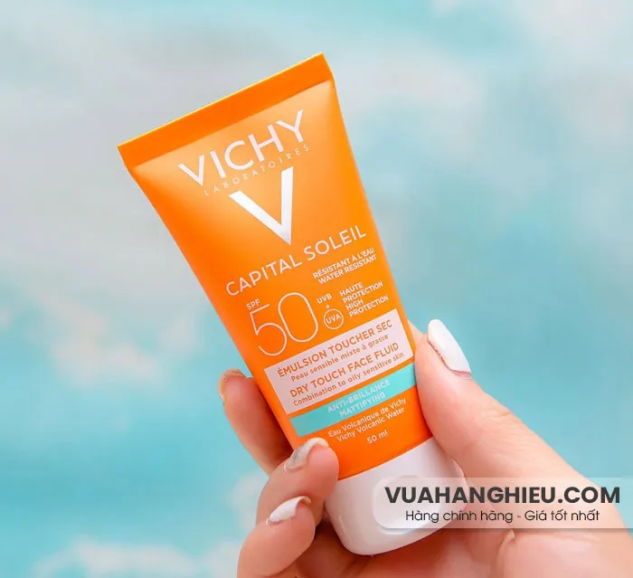 11 Kem chống nắng cho da mụn nhạy cảm bác sĩ khuyên dùng