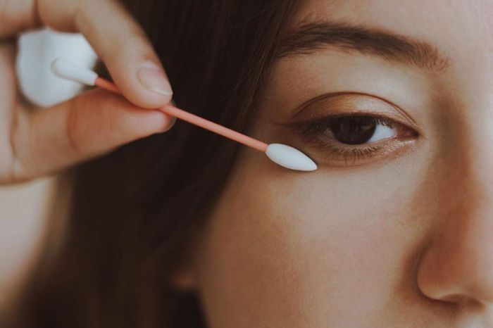 9 cách giữ kẻ mắt lâu trôi, không lem, bền đẹp cả ngày