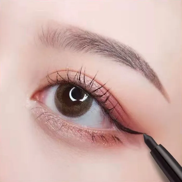 9 cách giữ kẻ mắt lâu trôi, không lem, bền đẹp cả ngày