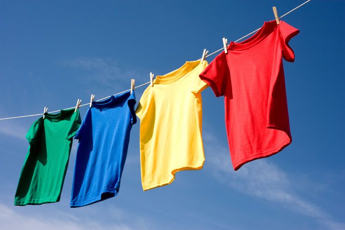 11 cách khử mùi nước hoa trên quần áo hiệu quả