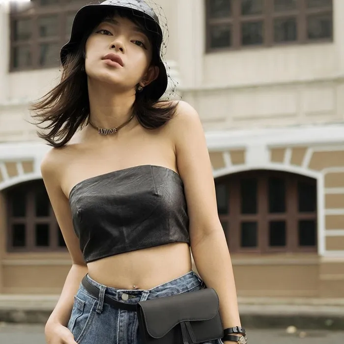 13 cách phối đồ với áo croptop cá tính, năng động cho mùa hè