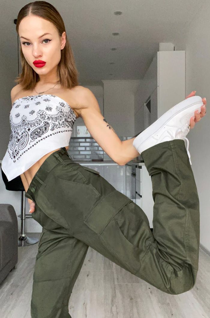 17 cách phối đồ với quần cargo pants túi hộp cho nam và nữ