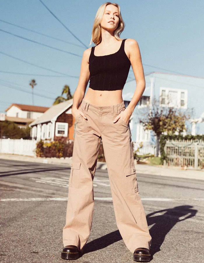 17 cách phối đồ với quần cargo pants túi hộp cho nam và nữ