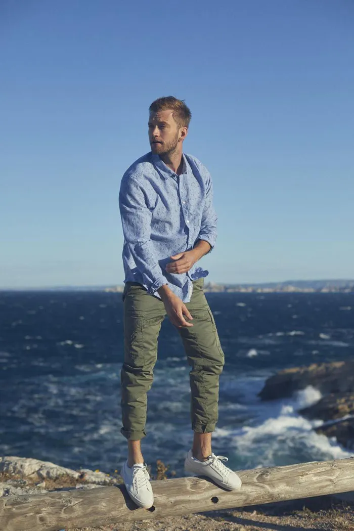 17 cách phối đồ với quần cargo pants túi hộp cho nam và nữ