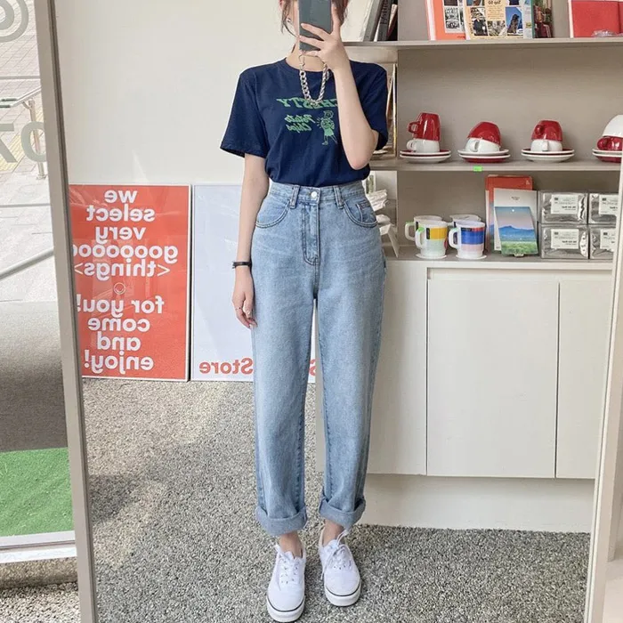 10 cách phối đồ với quần jean ống đứng trẻ trung, hiện đại