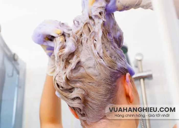 Hướng dẫn tự tẩy tóc tại nhà thân thiện với làn da và đơn giản