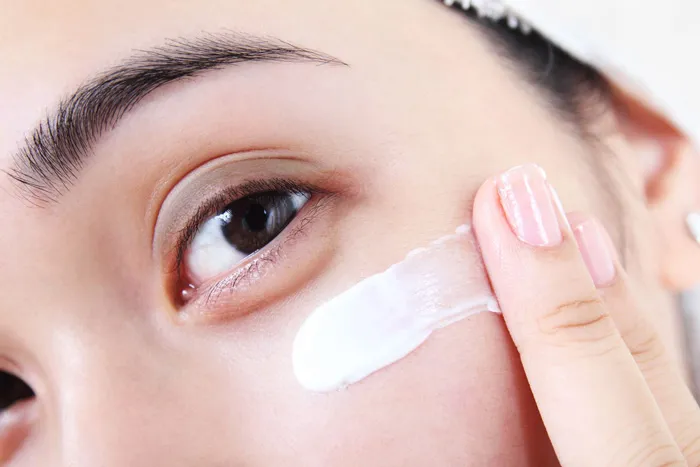 Có nên bôi kem chống nắng cho mắt? Top 6 kem chống nắng cho vùng da mắt được nhiều khách hàng yêu thích