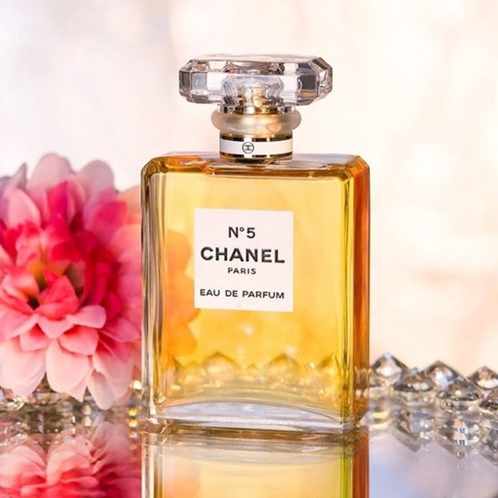 Top 7 nước hoa hương hoa cỏ An-đê-hít độc đáo, thơm lâu