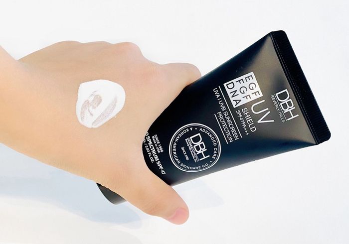 Review kem chống nắng DBH bản mới: Thành phần, chất lượng và công dụng - 4