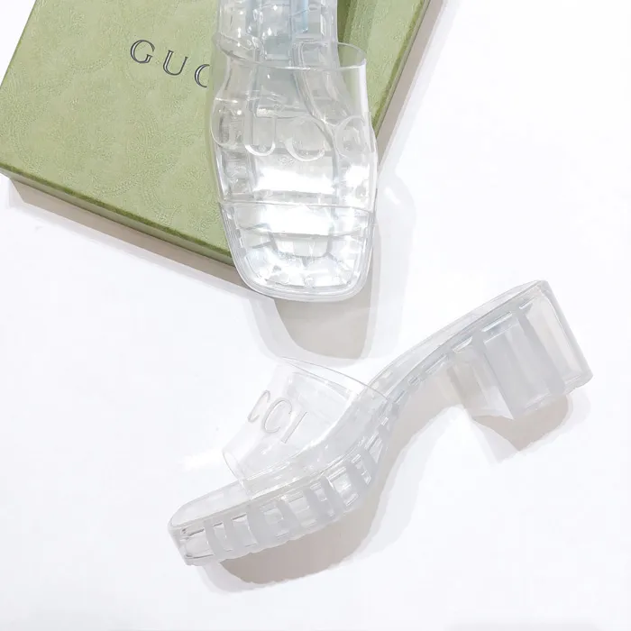 Review mẫu dép Gucci trong suốt được được tìm kiếm nhiều hiện nay
