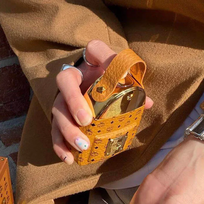 5 cách phân biệt nước hoa MCM thật giả ai cũng nên biết - 1