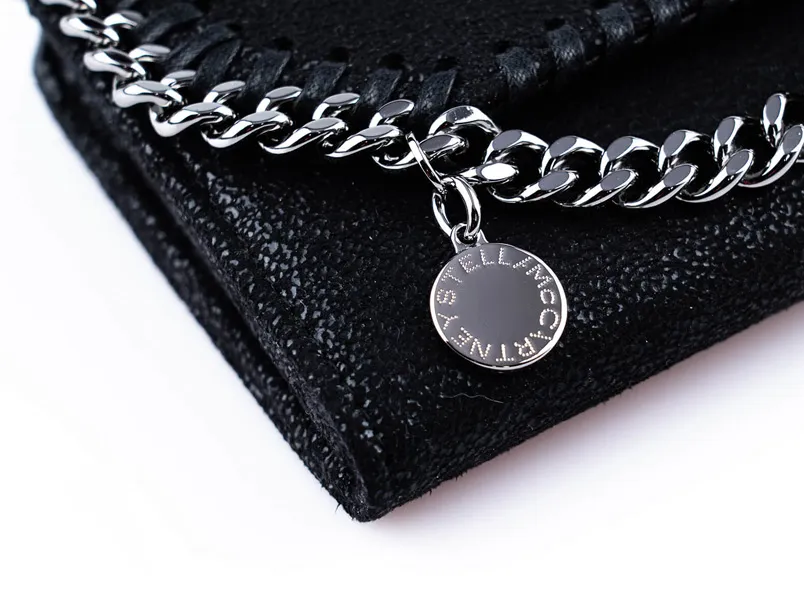 Top 11 mẫu ví cầm tay nữ hàng hiệu đẹp sang chảnh  - 14