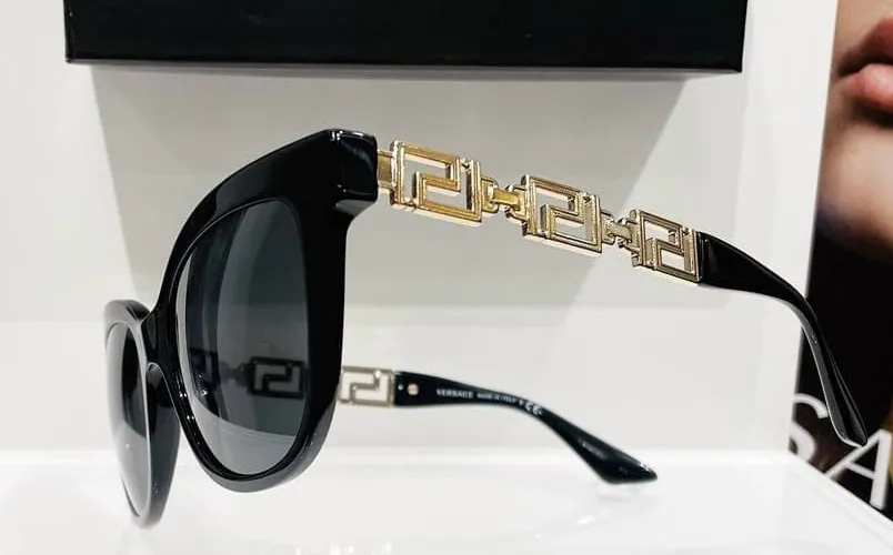 5 cách phân biệt kính Versace thật giả cực chuẩn