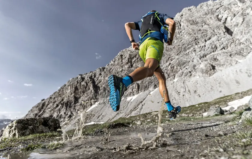 Giày leo núi loại nào tốt? 10 mẫu giày chất lượng tốt cho dân trekking