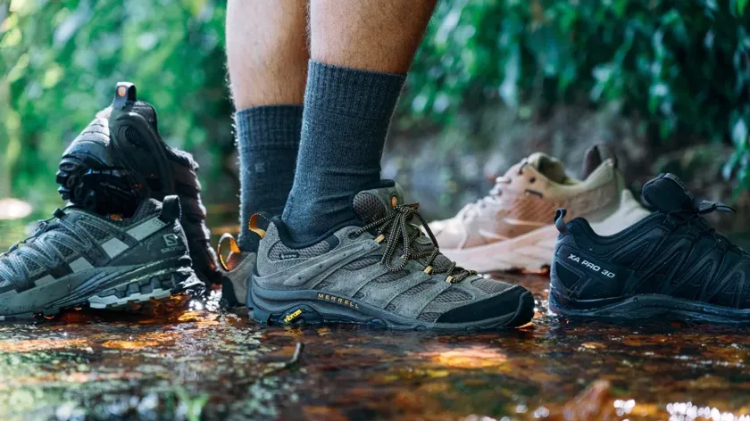 Giày leo núi loại nào tốt? 10 mẫu giày chất lượng tốt cho dân trekking