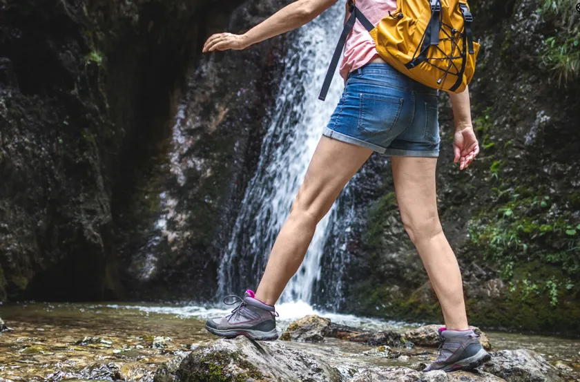 Giày leo núi loại nào tốt? 10 mẫu giày chất lượng tốt cho dân trekking