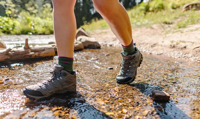 Giày leo núi loại nào tốt? 10 mẫu giày chất lượng tốt cho dân trekking