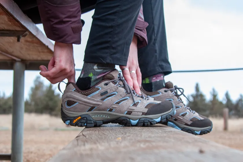 Giày leo núi loại nào tốt? 10 mẫu giày chất lượng tốt cho dân trekking