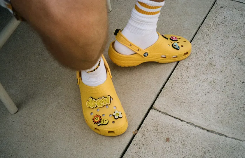 Top 10 hãng giày dép Crocs nổi tiếng hot trend năm 2025
