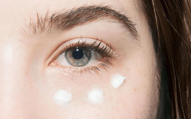 Hướng dẫn cách kẻ eyeliner mắt cáo thu hút mọi ánh nhìn