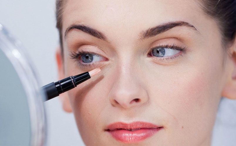 Hướng dẫn cách kẻ eyeliner mắt cáo thu hút mọi ánh nhìn