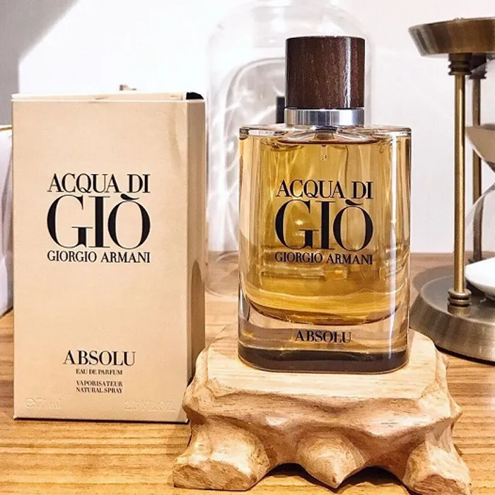 Giorgio Armani Của Nước Nào? Top 5 Chai Nước Hoa GIO Lưu Hương Lâu Nổi Trội