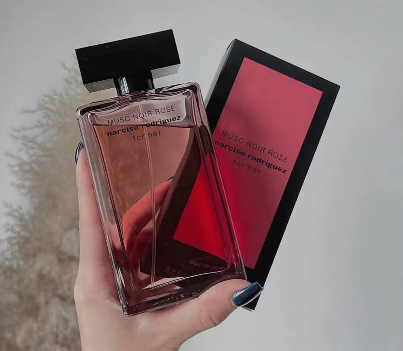 7 chai nước hoa Narciso Rodriguez bán chạy thơm lâu - 10