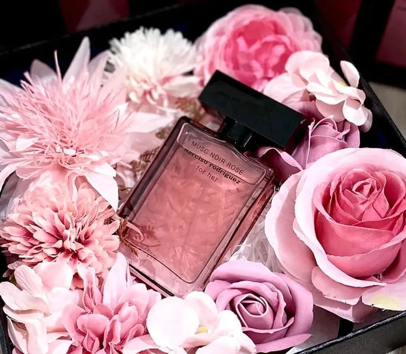 7 chai nước hoa Narciso Rodriguez bán chạy thơm lâu - 12