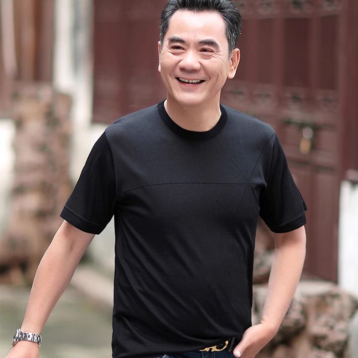 Top 10 mẫu áo thun nam trung niên hàng hiệu vô cùng đẹp
