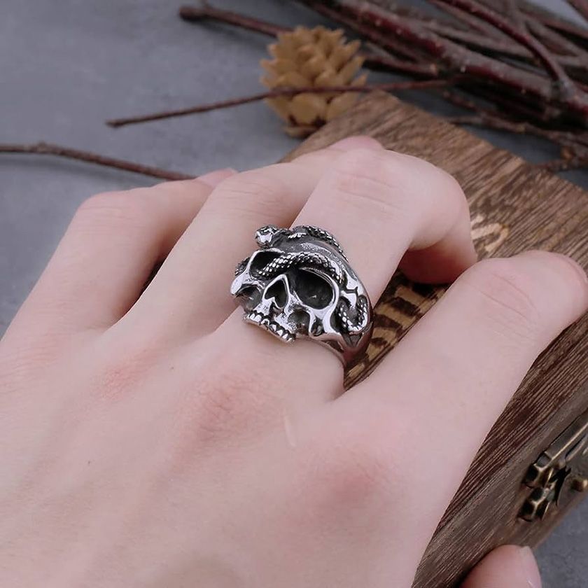 Top 15 nhẫn hình đầu lâu độc đáo mang tính nghệ thuật cao
