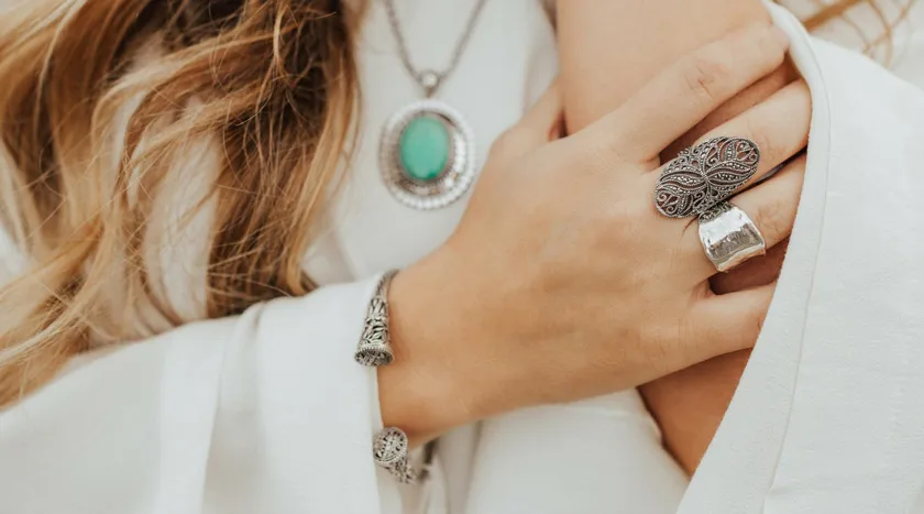 Gợi ý 16 cách phân biệt bạc thật bạc giả đúng và tốc độ vượt trội - 1