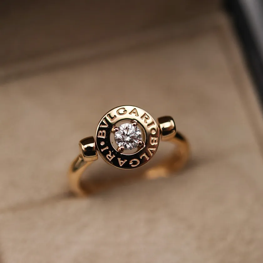 7 cách phân biệt trang sức Bvlgari thật giả từ chuyên gia