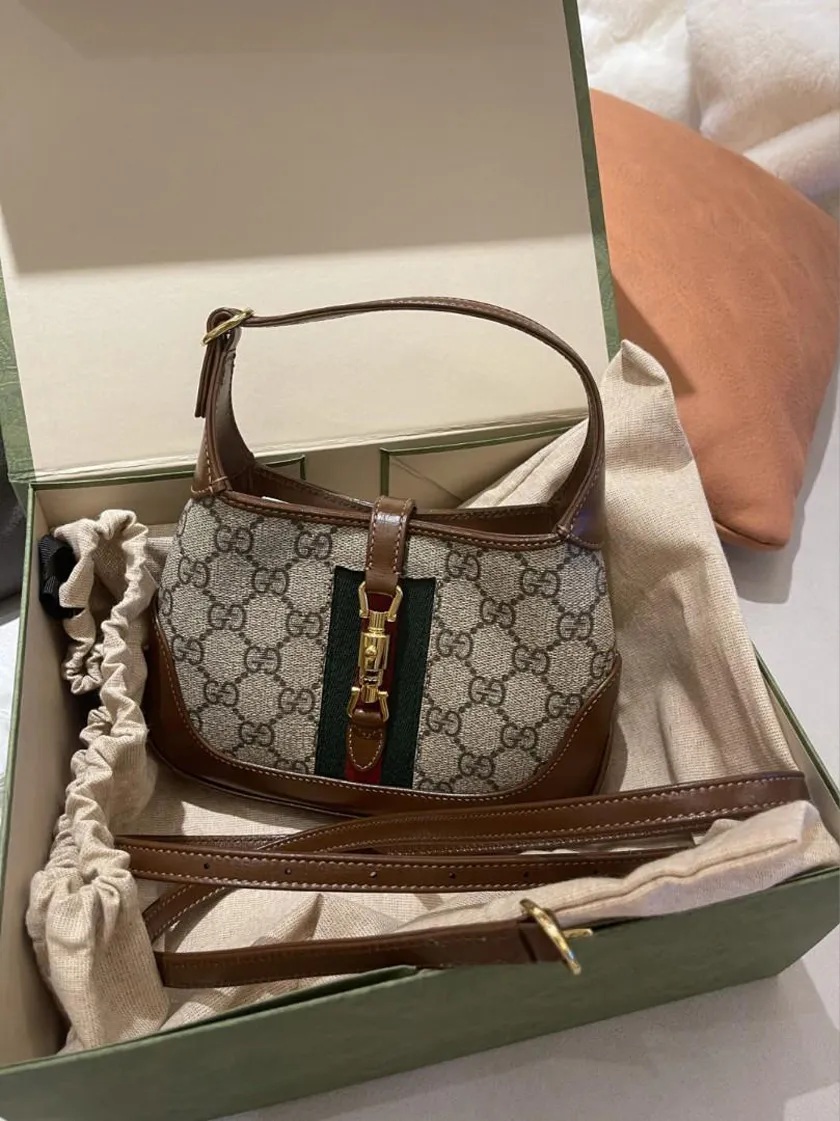 Cách nhận biết chính xác túi Gucci thật giả rất chi tiết