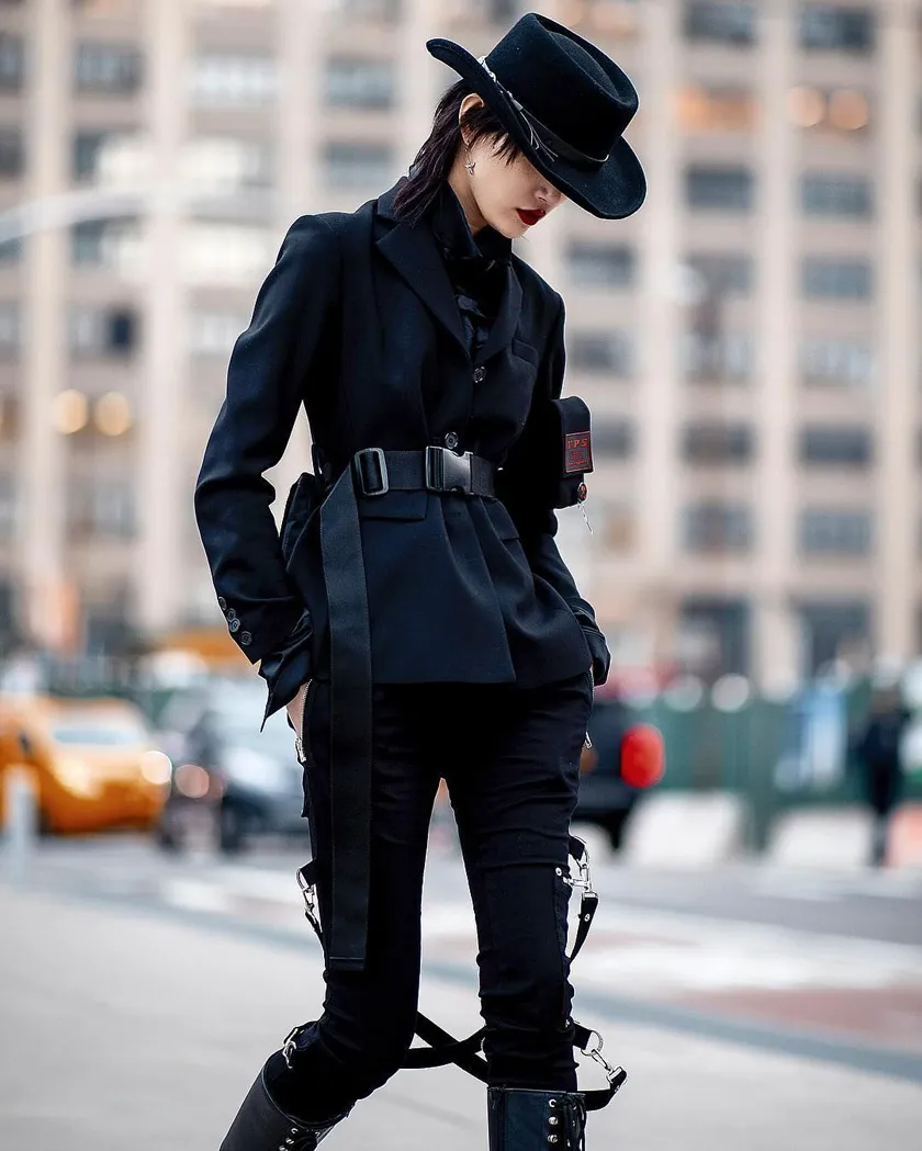 Gothic style là gì? 20+ cách phối đồ Gothic bí ẩn và cá tính