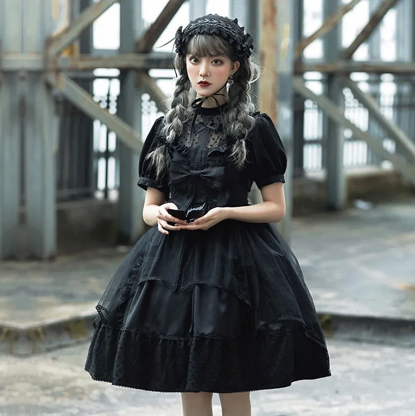 Gothic style là gì? 20+ cách phối đồ Gothic bí ẩn và cá tính