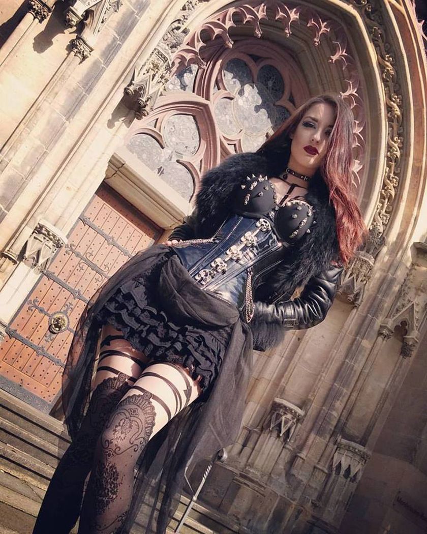 Gothic style là gì? 20+ cách phối đồ Gothic bí ẩn và cá tính