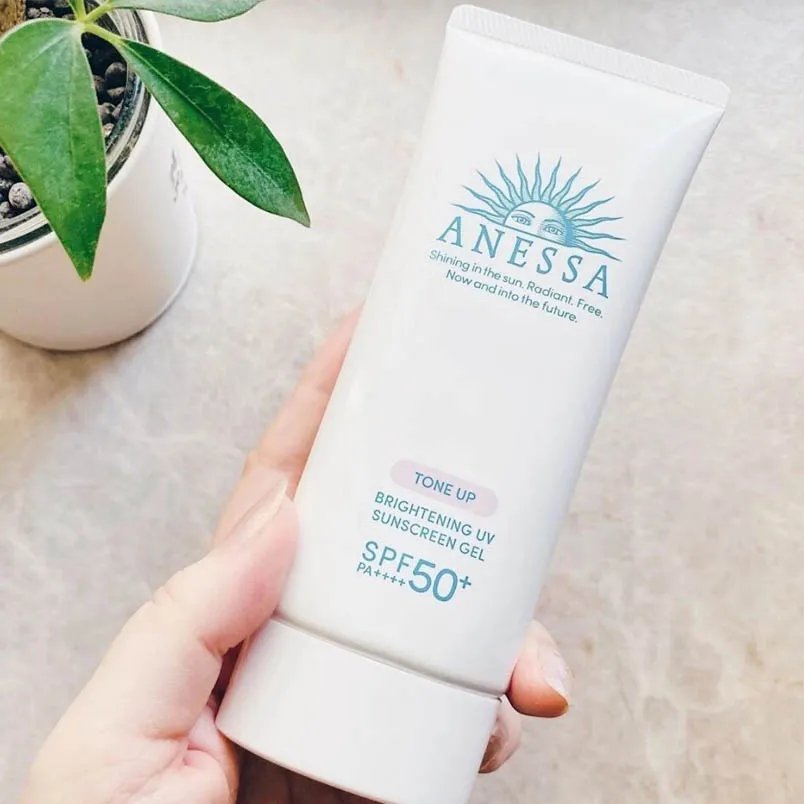Review 3 kem chống nắng Anessa nâng tone tốt 2025