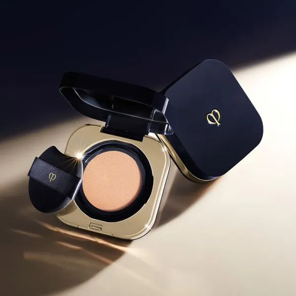Cushion Clé De Peau Radiant Foundation Natural Tone B10 Light Beige Màu Be Nhạt - Trang điểm - Vua Hàng Hiệu