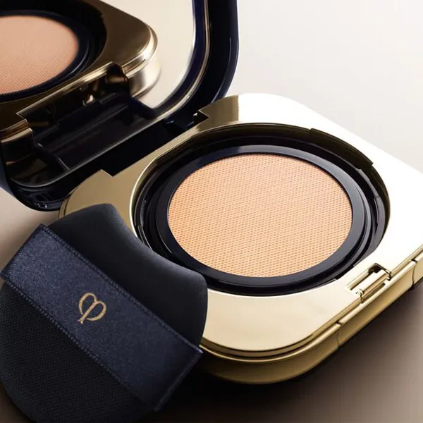 Cushion Clé De Peau Radiant Foundation Natural Tone B10 Light Beige Màu Be Nhạt - Trang điểm - Vua Hàng Hiệu