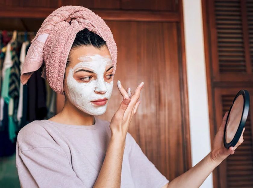 Mụn trên trán: Nguyên nhân và cách hỗ trợ cải thiện hiệu quả từ chuyên gia