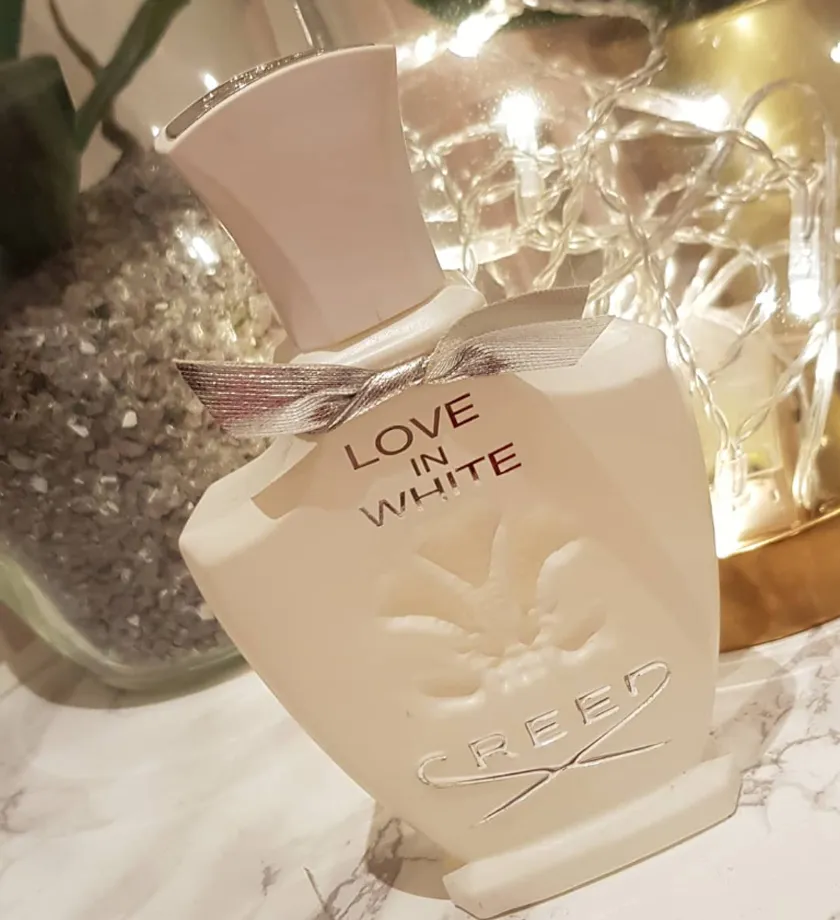 Review chi tiết về nước hoa Creed Love in White: Một mùi hương đặc biệt khó quên