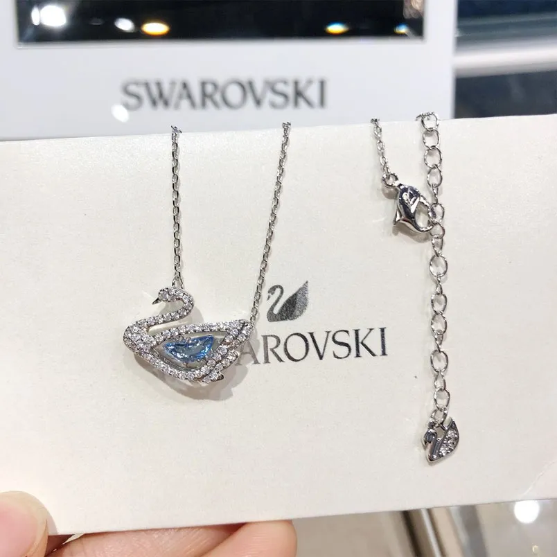 Trang sức Swarovski làm bằng gì? Của nước nào? Có tốt không? Mua ở đâu?